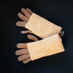 NWT 100% Cashmere Tech Womens Gloves